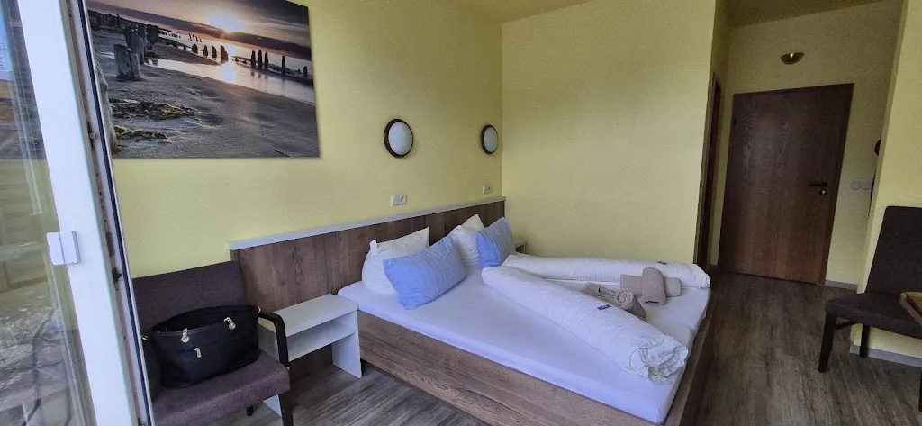 Kathrin Büschel_Hotel Kiebitz an der Ostsee_Börgerende-Rethwisch_review