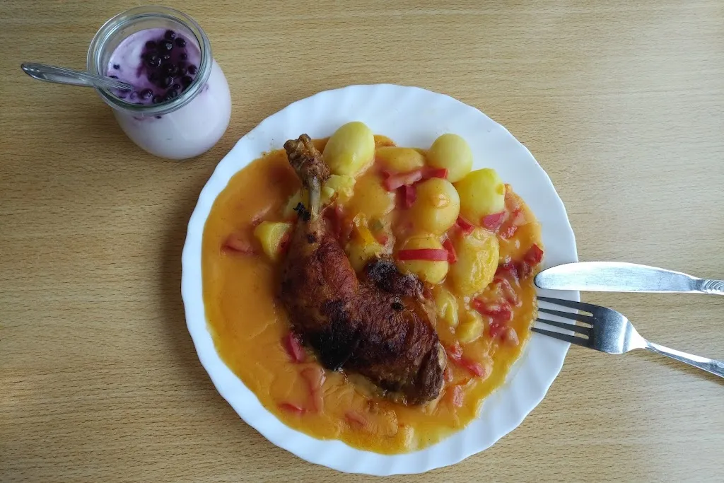 Menu_BISTRO & HOSTEL im 