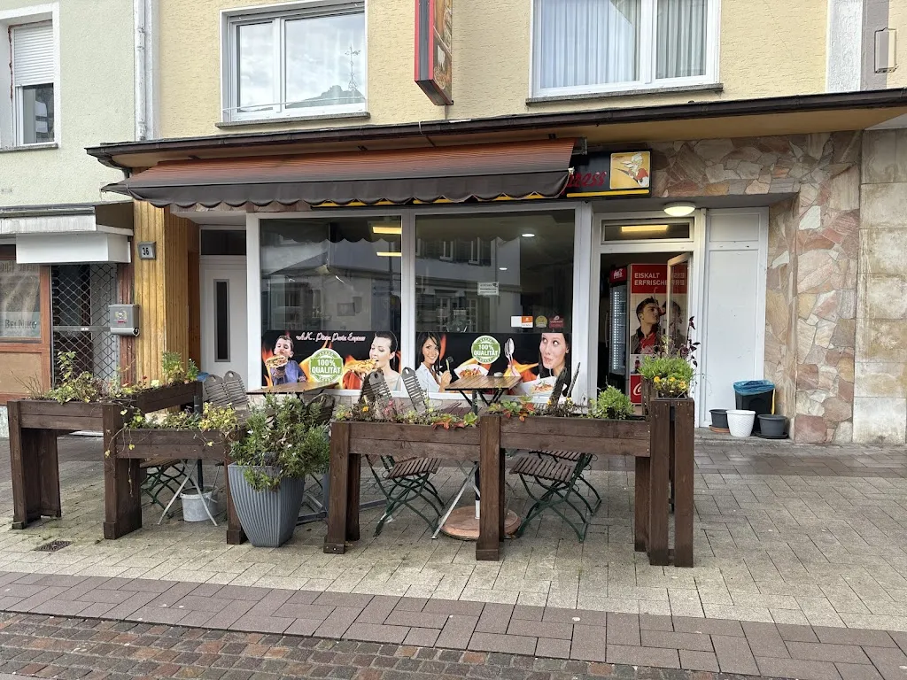 Ak Pizza Pasta restaurant in Altenkirchen