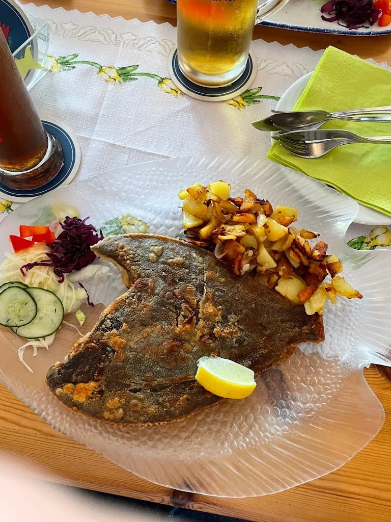 D. Um_Am alten Hafen_Fuhlendorf_recensione