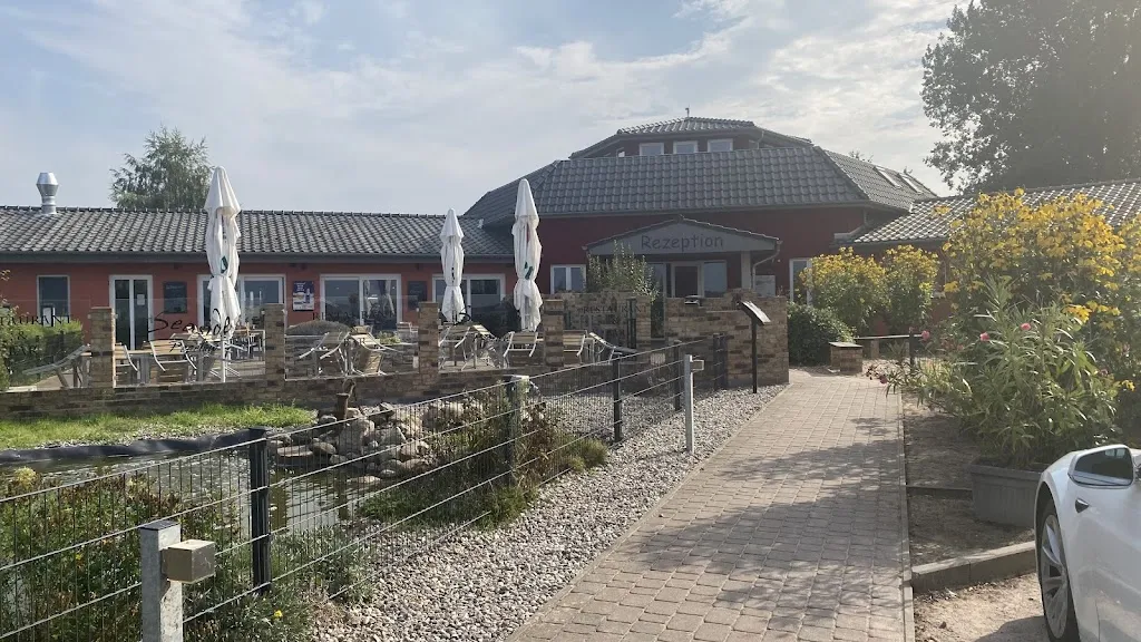 Seaside Pepelow Restaurant_Salzhaff_slider_image_2