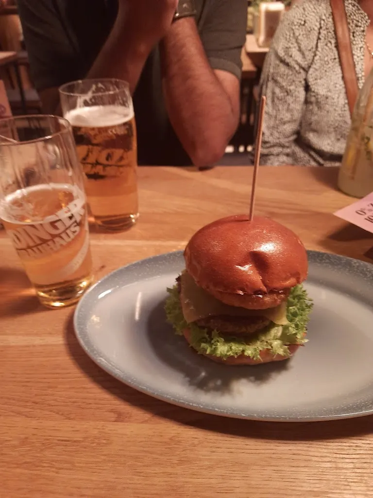 Aditya Gupta_HANS IM GLÜCK - ERLANGEN Hugenottenplatz_Erlangen_review