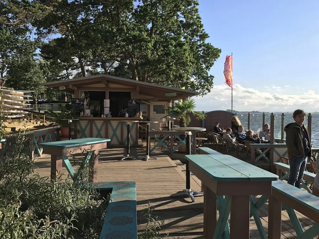 Beachbar San Pepelone restaurant in Salzhaff