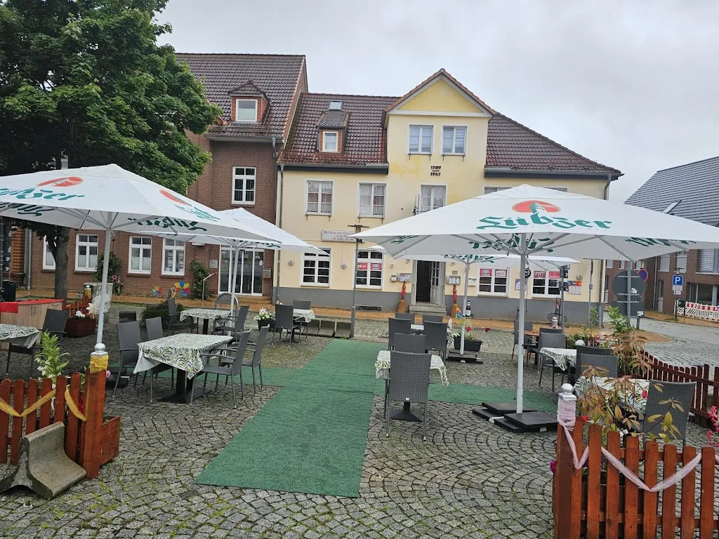 Taj Mahal restaurant in Crivitz