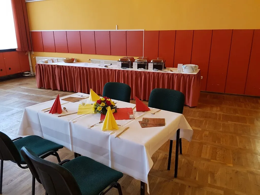 Gaststätte Landlust Rastow - Restaurant - Partyservice - Saalbetrieb_Rastow_slider_image_1