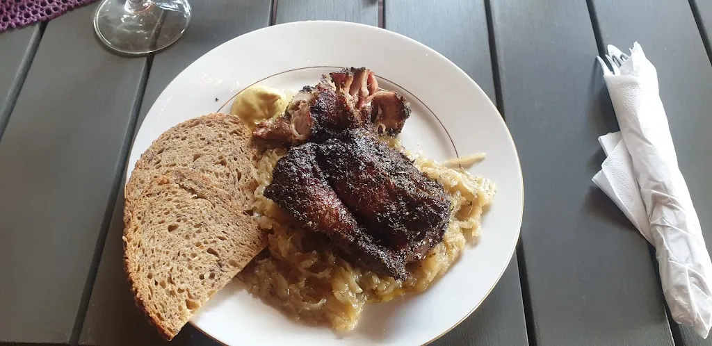 Alexander Saaba_Cafe' & Grillkota am DDR Museum_Dabel_review