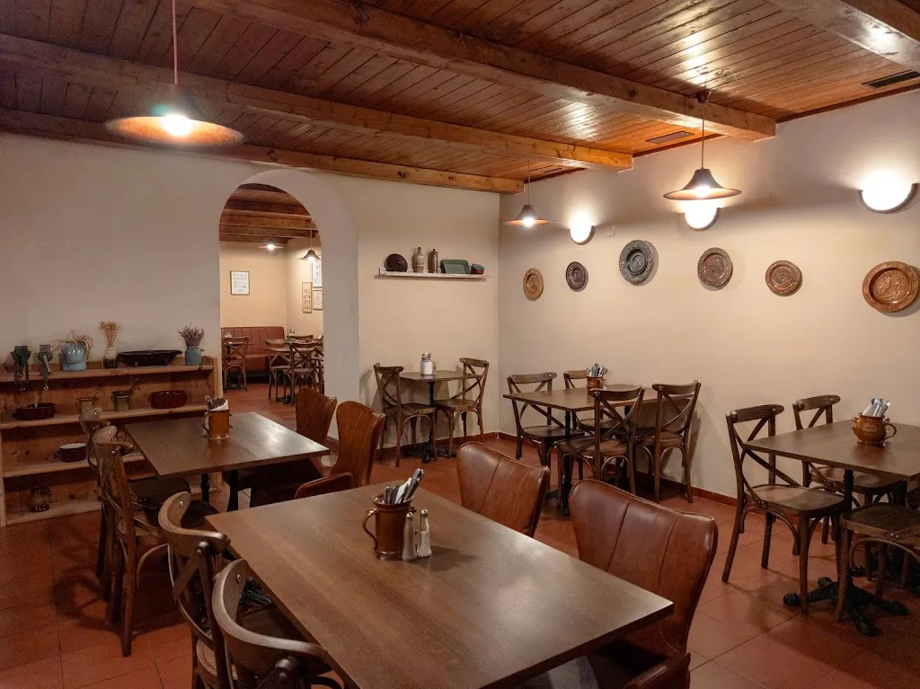 Naše Vaše Bistro_Czechia_slider_image_1