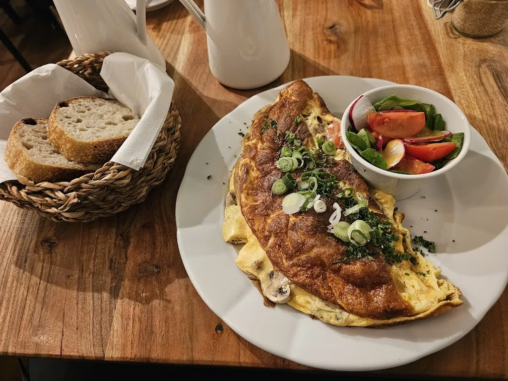 Menu_Bavard cafe_Czechia_image_9