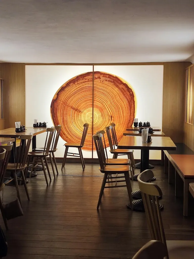 Gỗ Brno - Vietnamese Street Food_Czechia_slider_image_1