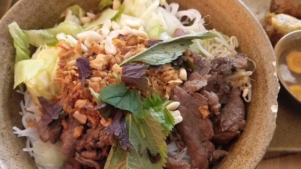 Gỗ Brno - Vietnamese Street Food_Czechia_slider_image_2