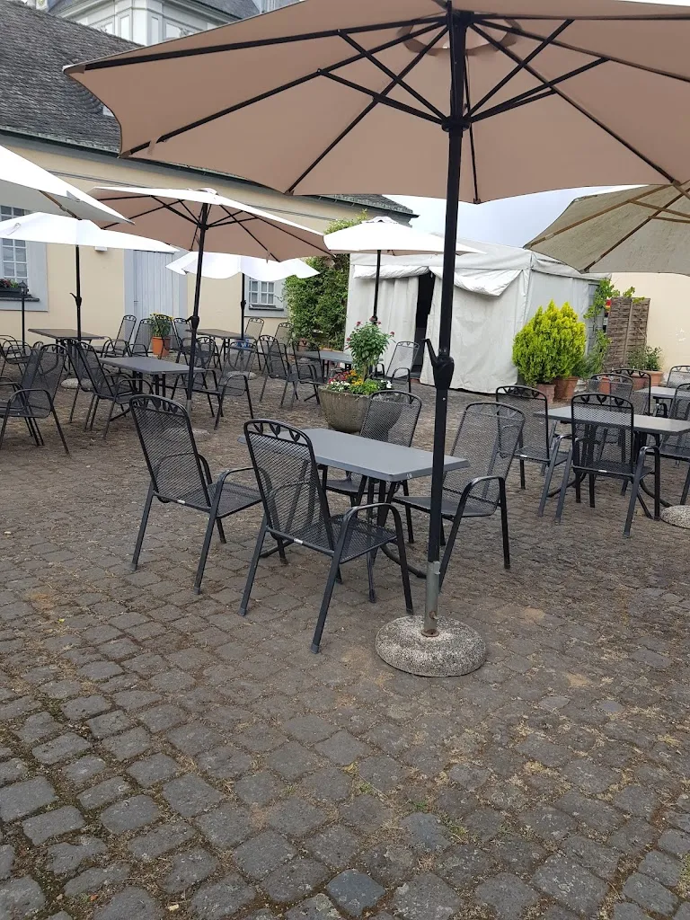 Restaurant Schloss Falkenlust_Brühl_slider_image_1