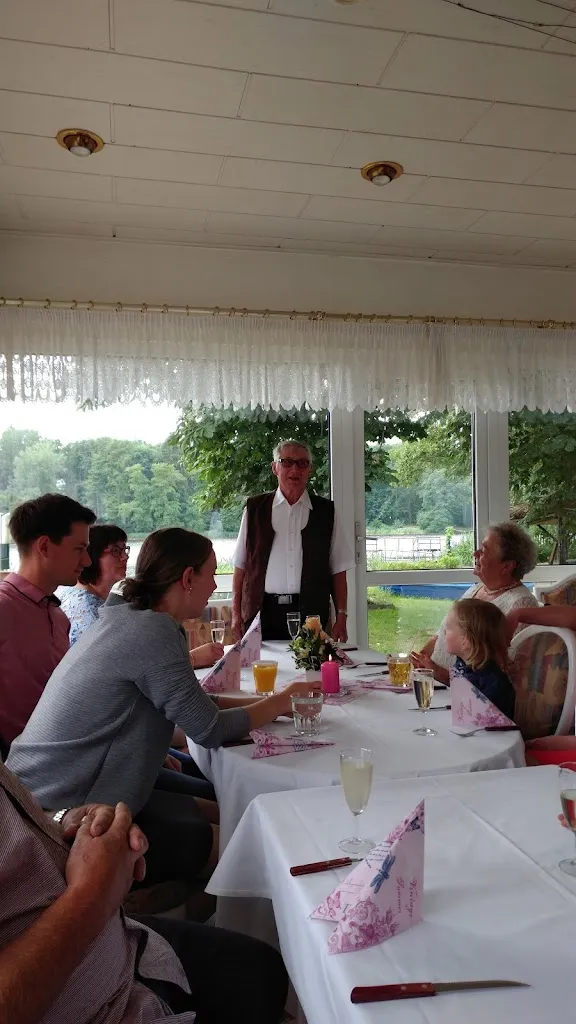 Hans-Jürgen Schmidt Gaststätte und Restaurant Seeschloß ristorante a Dargun