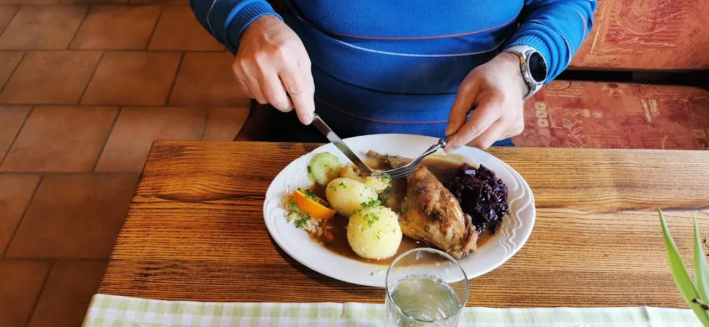 Sepp Meier_Gaststätte zum Holzbrunnen Catrin Seidel_Falkenstein/Vogtland_review