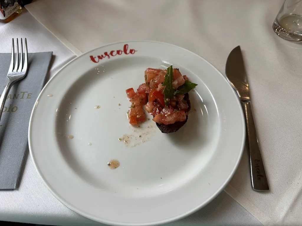 András Szuromi_Tuscolo Frankenbad_Bonn_review