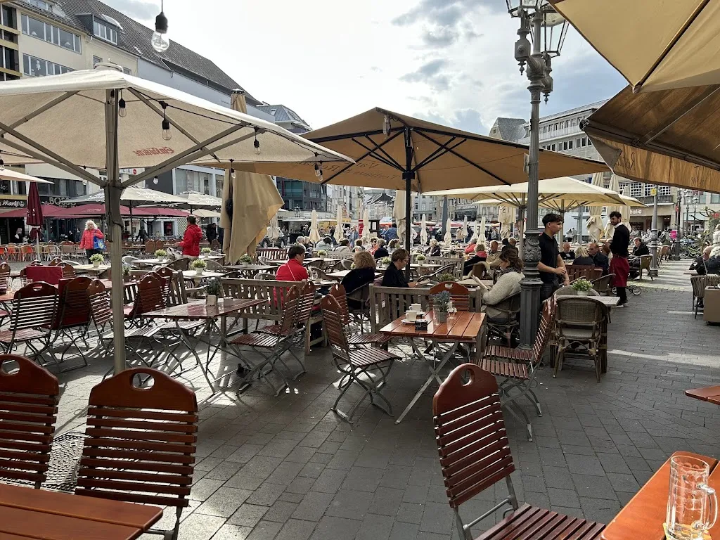 Em Höttche restaurant in Bonn