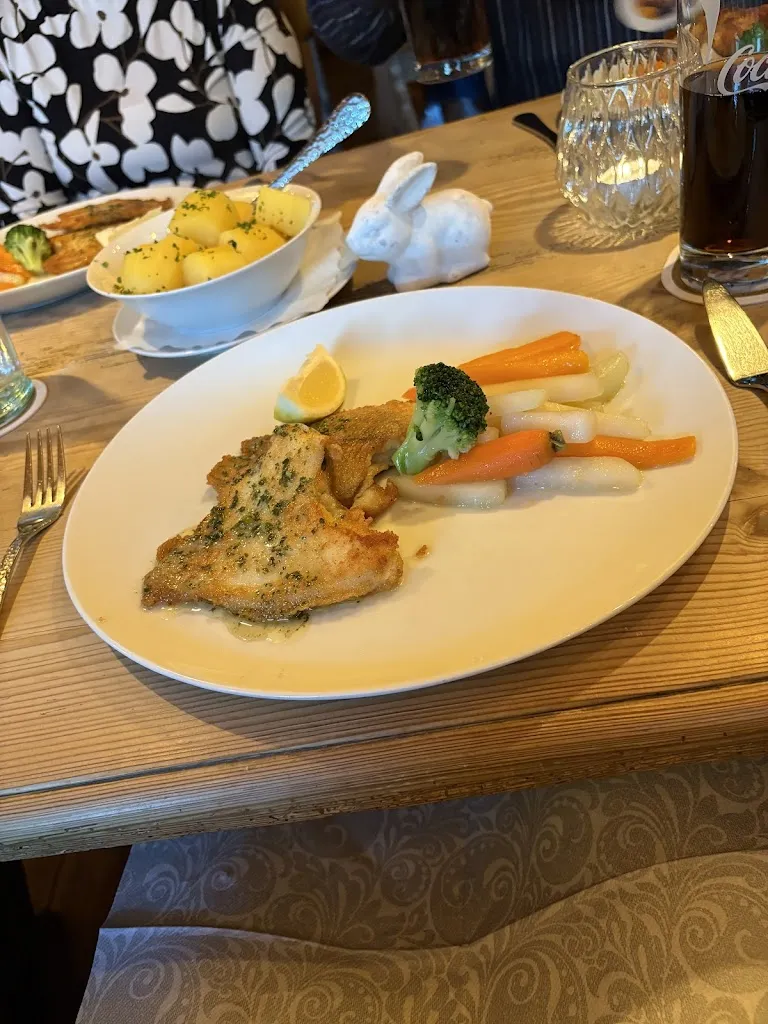 Kay Pape_Restaurant Burg-Klause_Fehmarn_review