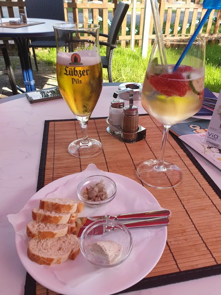 Fischgaststätte Zum Anker_Dranske_slider_image_2