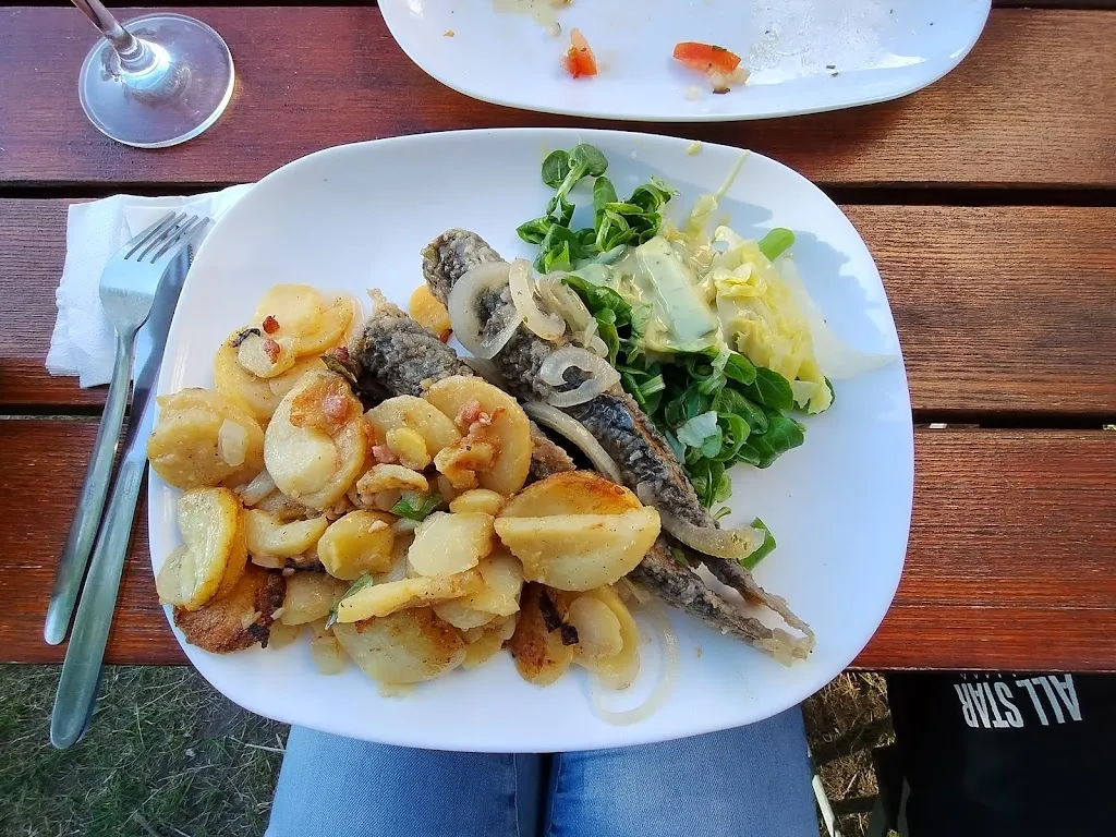 Elena Nitzsche_Gaststätte 