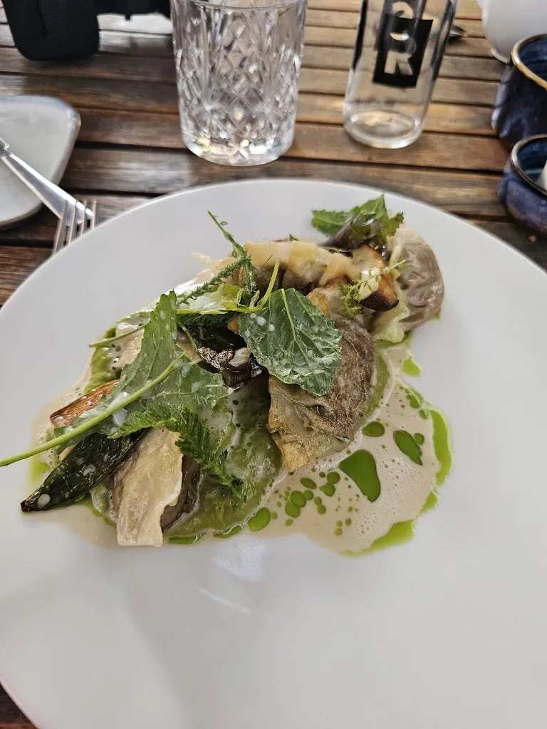 Tomasz Zawada_dreizehn by Gauster_Austria_reseña