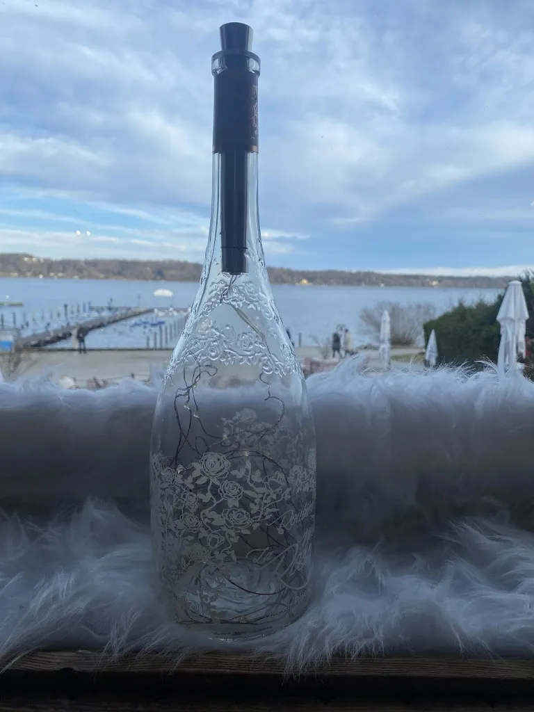 Anna Ioschpe_Forsthaus am See_Pöcking_review