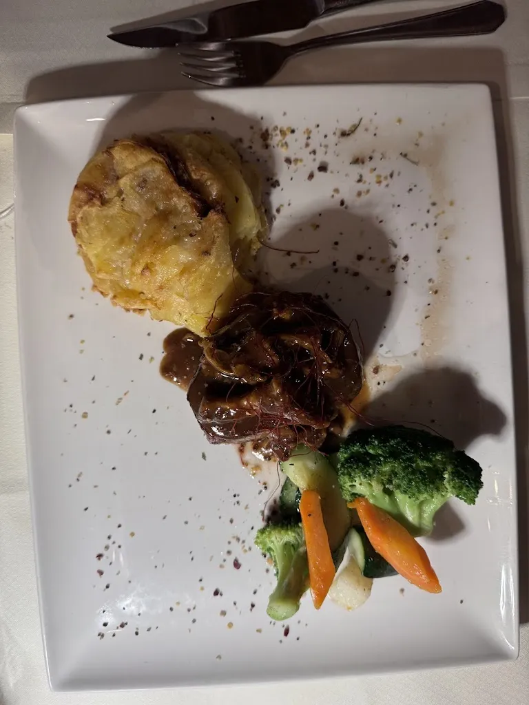 D. W._Forsthaus am See_Pöcking_review