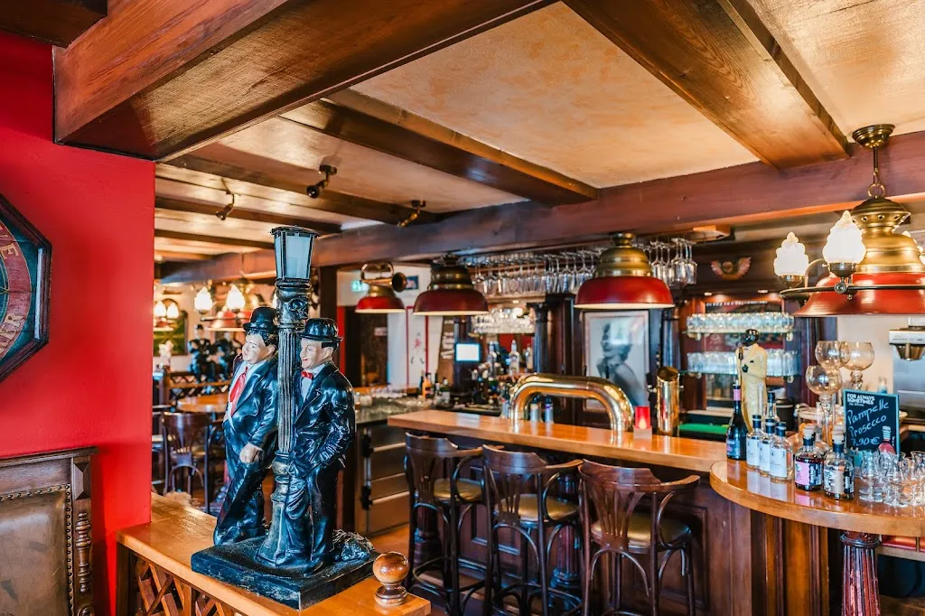 Zur Schaabe Gasthaus & Pension restaurant in Glowe