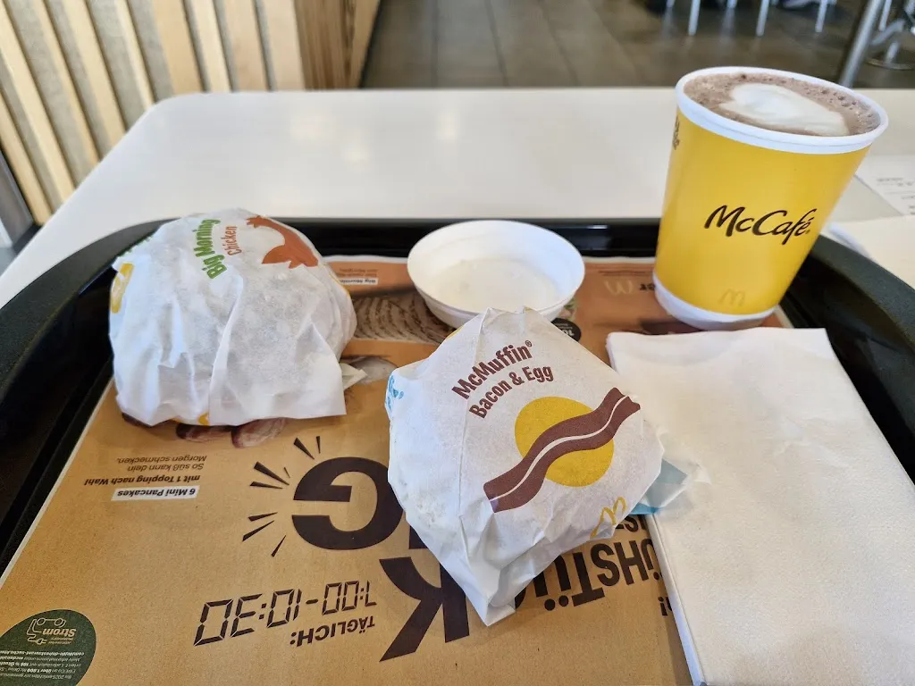 McDonald's_Süderholz_slider_image_3