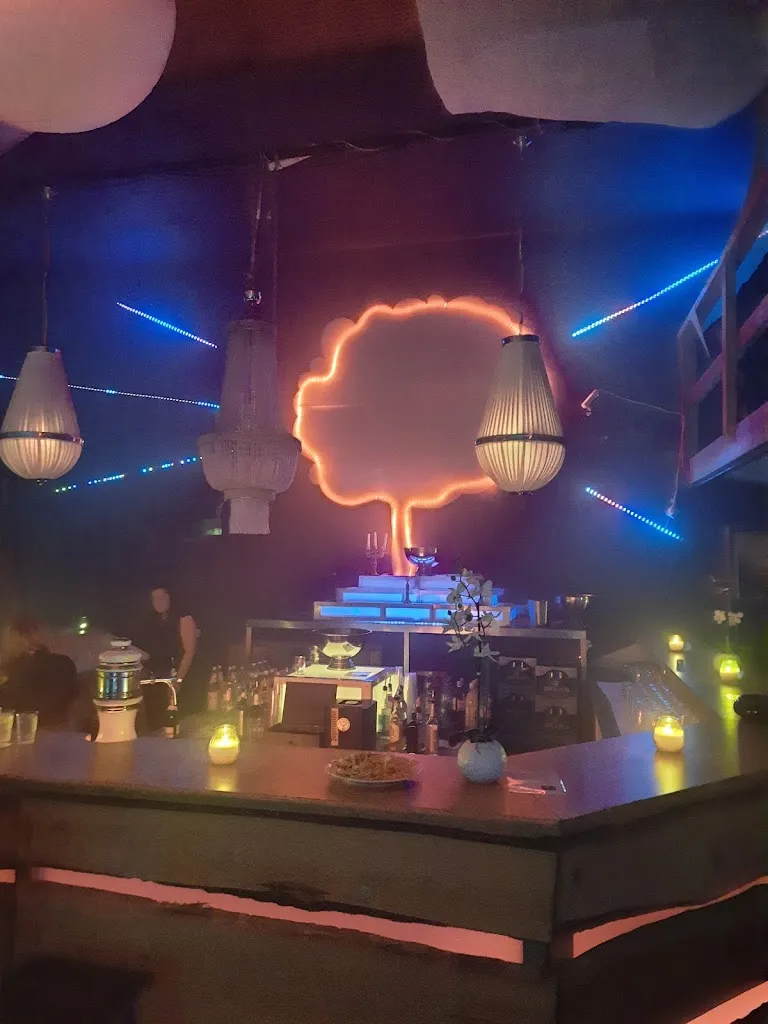 Michael Bumann_G70 // Gaststätte Sandy Twachtmann_Grebs-Niendorf_review