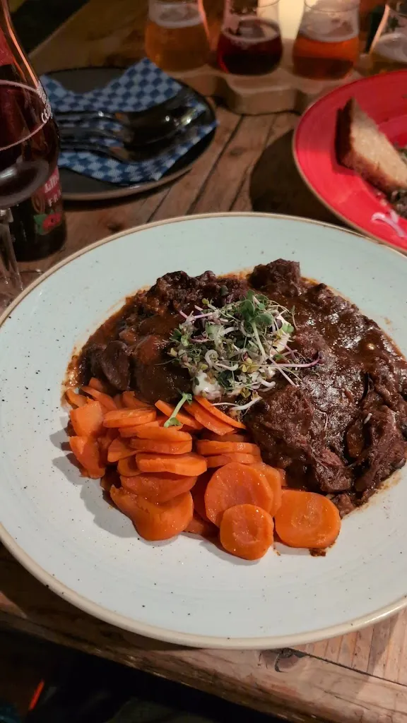 Zachary Powers_Altes Mädchen Ratsherrn Braugasthaus Hamburg_Hamburg_Bewertung