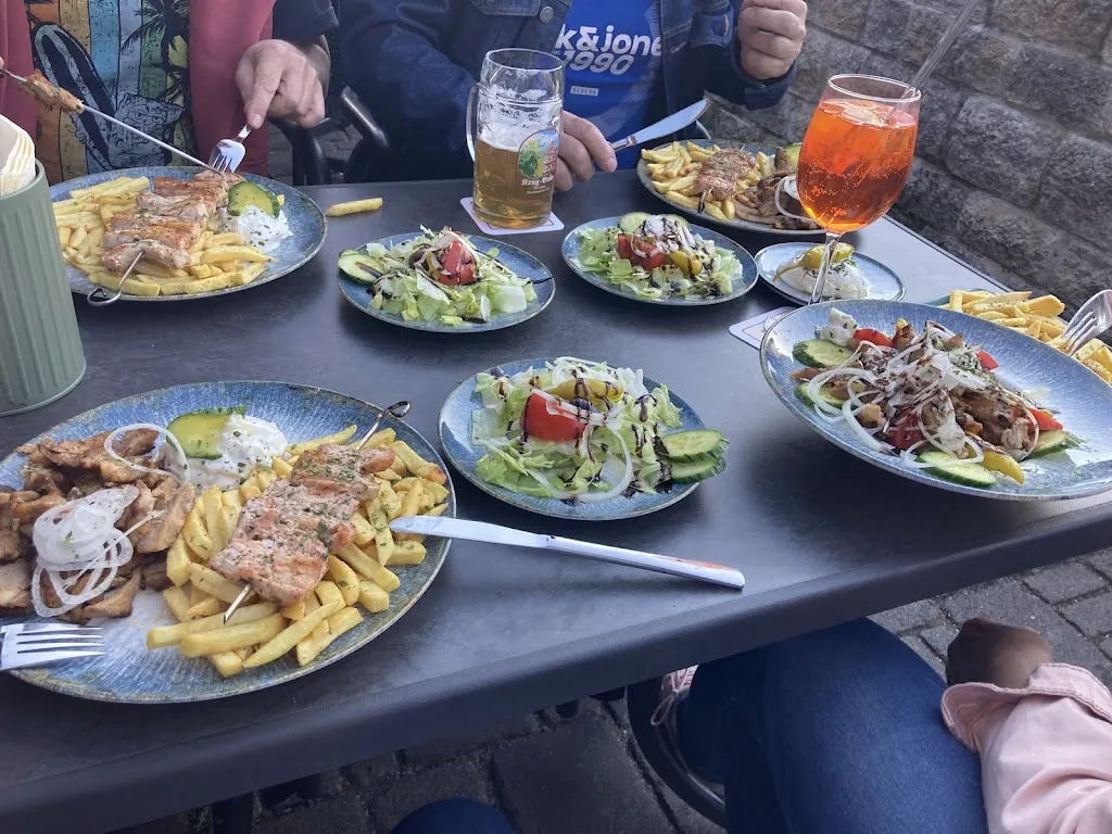 Krystyna Dubiel_Holzwurm Cafe-Bistro Pilsbar_Feucht_review