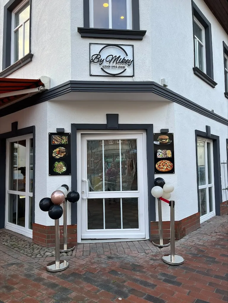 By Mikey (Kitchen Bar & Lounge)_Hagenow_slider_image_3