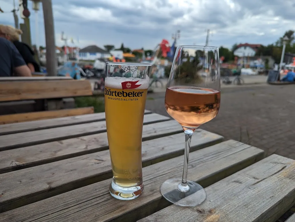 ewelina b-u_Hafenkater_Hiddensee_review
