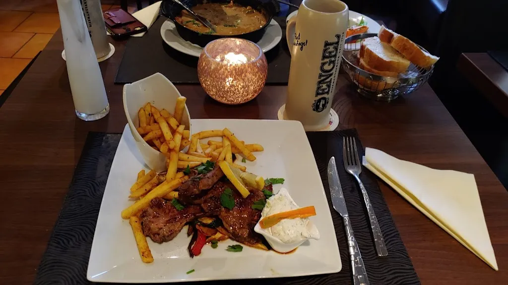 Jonathon Cheng_Restaurant Istoria_Feucht_review