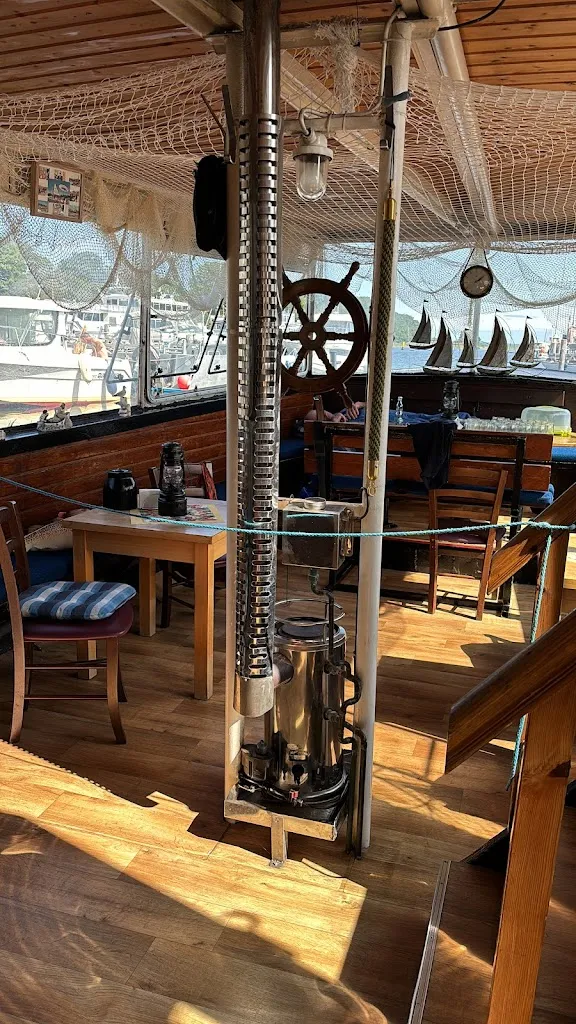 Fischbarkasse Willi_Hiddensee_slider_image_1