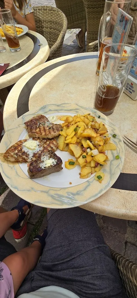 Konrad Marnau_Ratskeller Güstrow_Güstrow_review