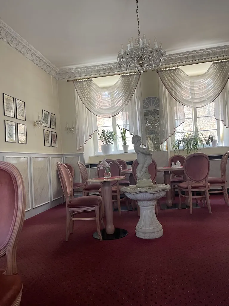 Derik Hinterhaltrecords_Wiener Cafe_Güstrow_review