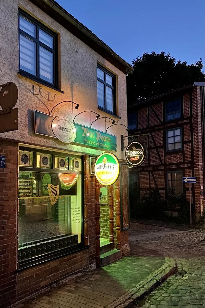 Mac Pears Irish Pub restaurant in Güstrow