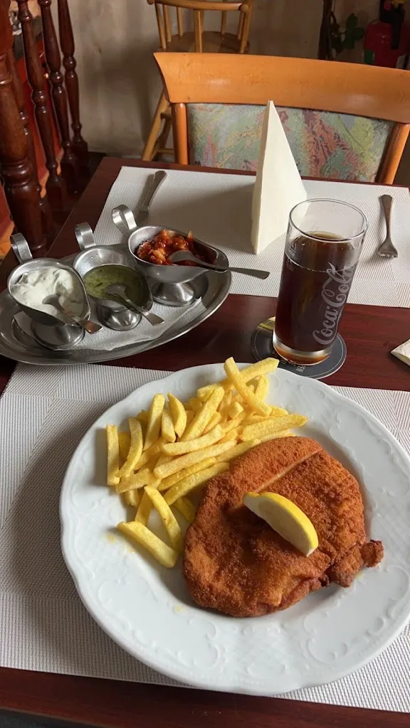 Max Speer_Restaurant 