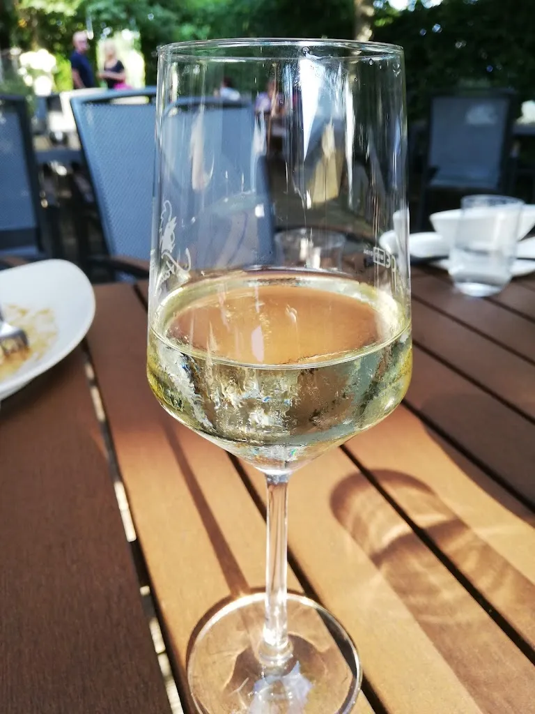 Zsombor Zsuffa_Zum Staudenwirt - eigenart GmbH_Finning_avis