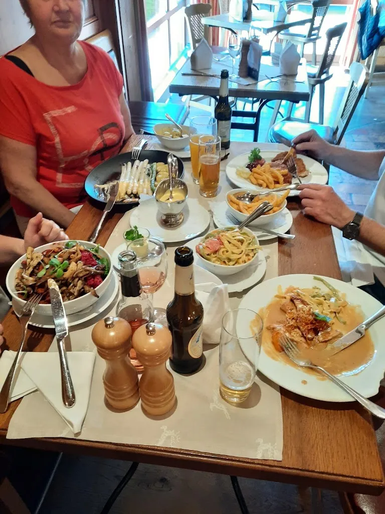 Abhay Phillips_Hirsch Hotel-Restaurant_Neu-Ulm_review