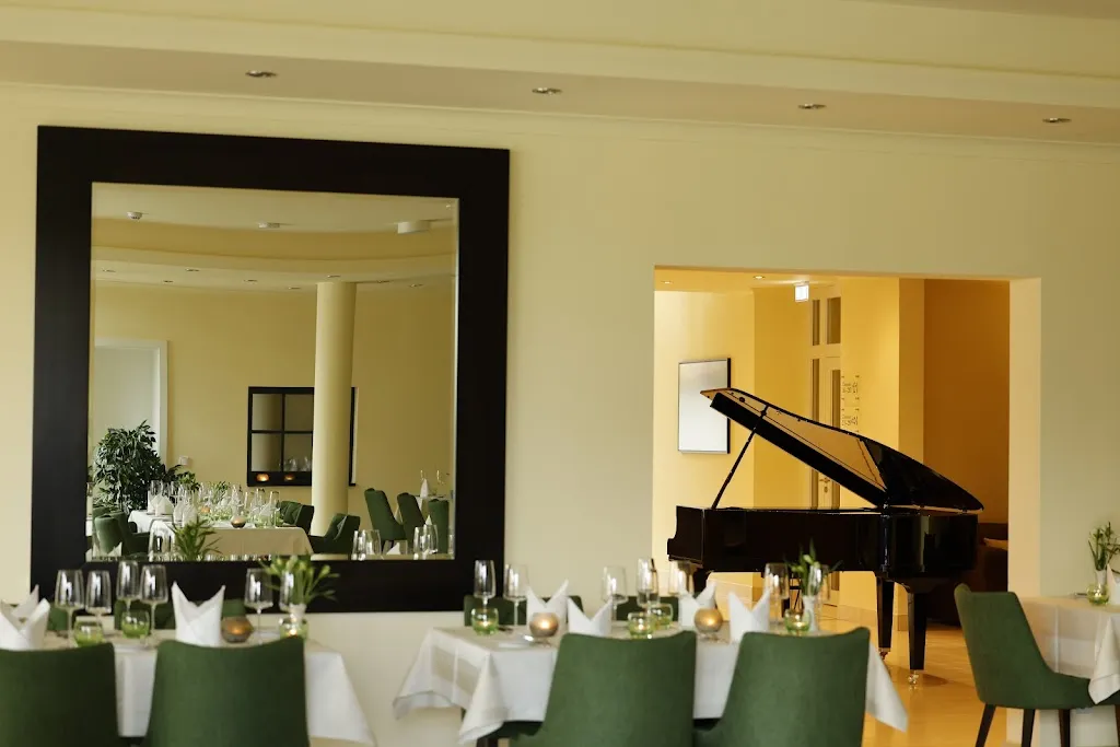 Das Kranich – Restaurant & Bar – Basedow – Mecklenburgische Seenplatte_Basedow_slider_image_1