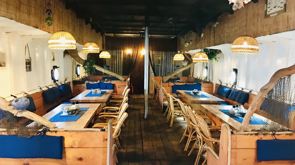 Gaststättenschiff - „MS Manfred“ restaurant in Sassnitz