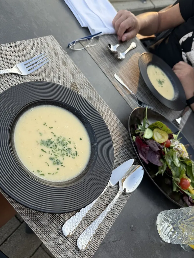 Irina Dick_Restaurant Fine Art_Boltenhagen_review