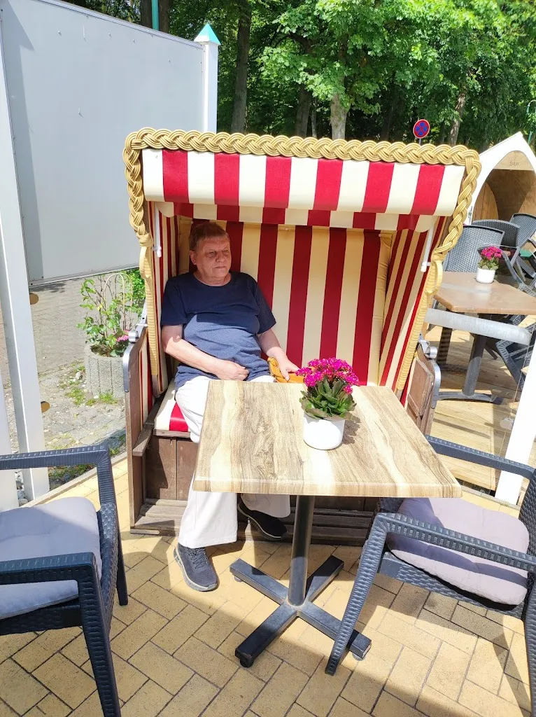 Hans Strasser_Restaurant „Deichläufer“_Boltenhagen_review