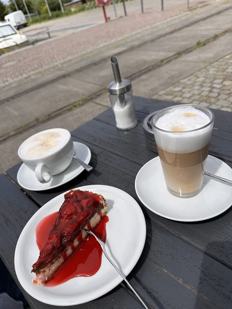 Beatrice Prell_LIVE WERK Das HafenRestaurant_Neustrelitz_review