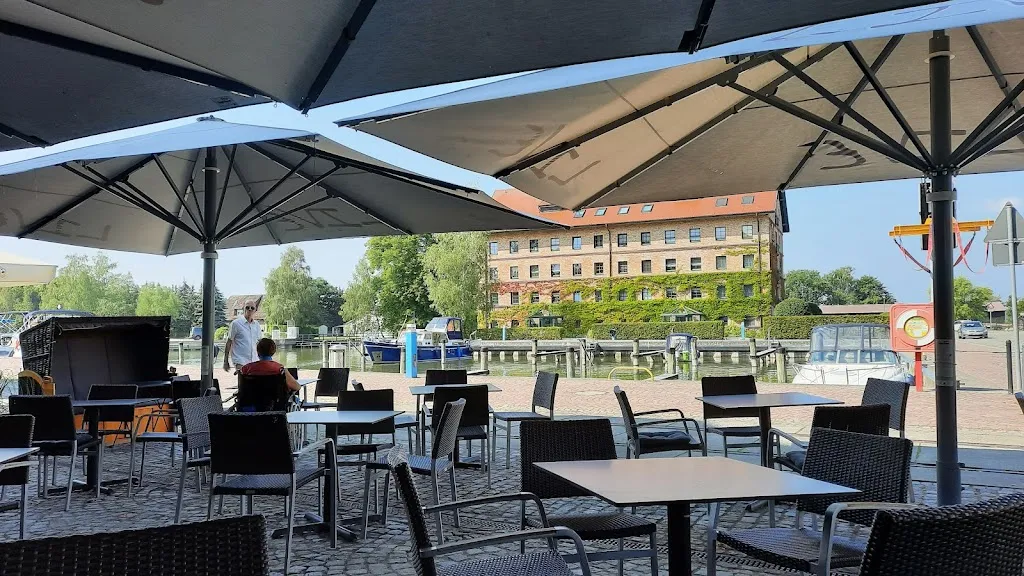 LIVE WERK Das HafenRestaurant ristorante a Neustrelitz