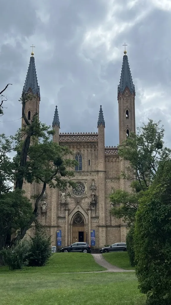marie turner_Neustrelitz Castle Garden_Neustrelitz_review