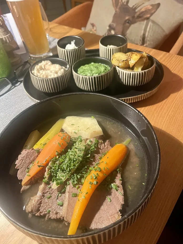 Teddy “M & P” E.T._Convivo Restaurant/Café/Galerie_Poseritz_review