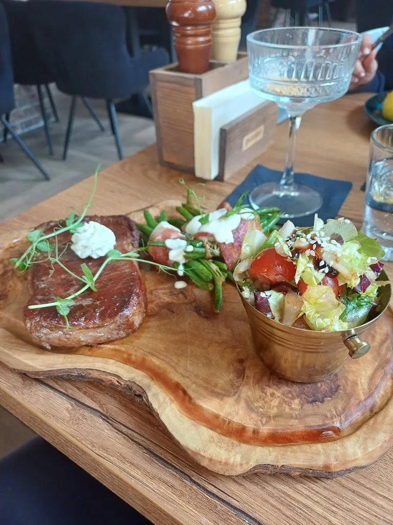 Cornelia Lippold_Mr & Mrs_Pasewalk_review