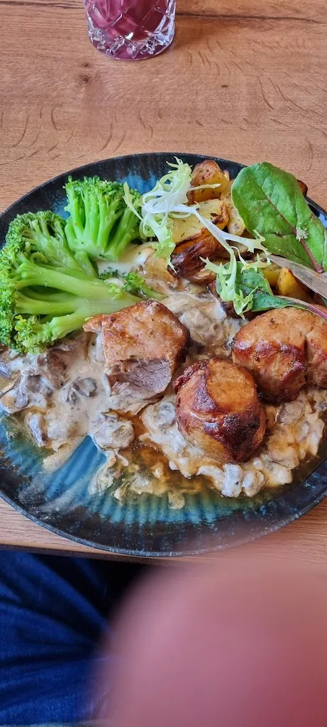 Det Dak_Mr & Mrs_Pasewalk_review